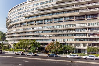 Plus de détails pour 2550-2560 Virginia Ave NW, Washington, DC - Local commercial à louer