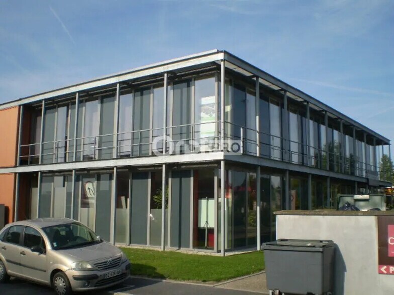 Local d’activités dans Reims à louer - Photo de l’immeuble – Image 1 sur 9