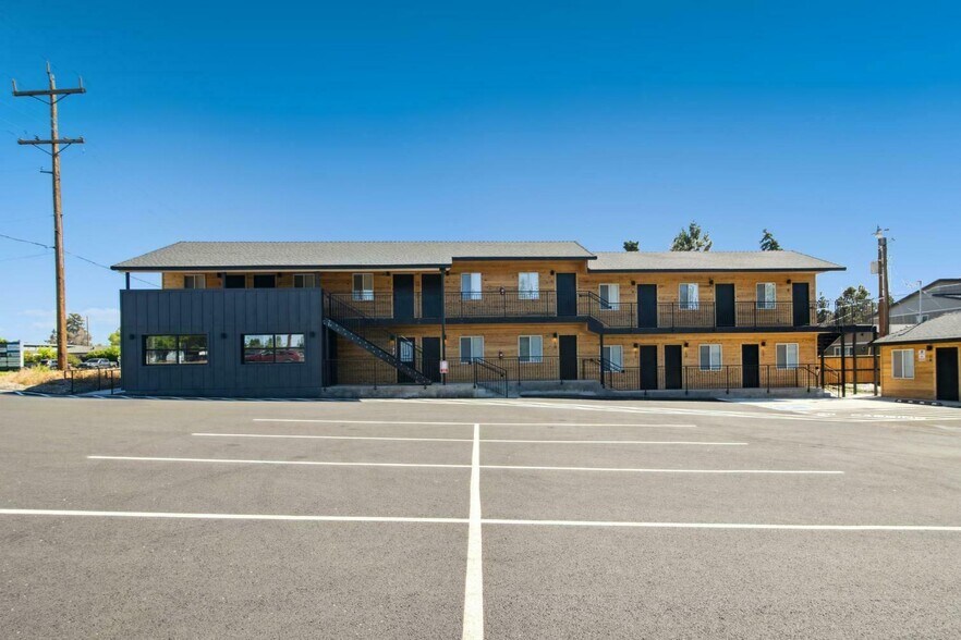 2359 NE Division St, Bend, OR à vendre - Photo de l’immeuble – Image 3 sur 10