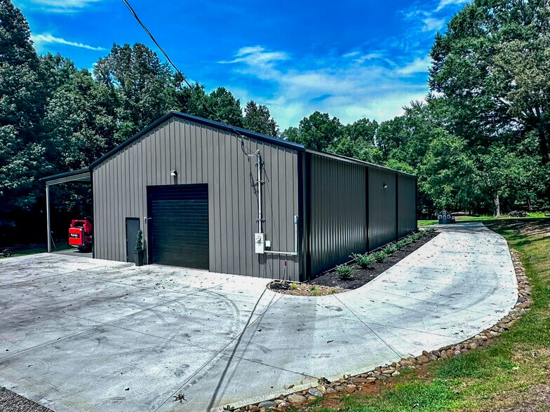 2919 Flicker Ln, Dandridge, TN à vendre - Photo de l’immeuble – Image 2 sur 43