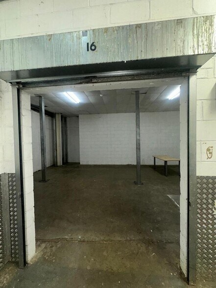 2 Cowgate Rd, Greenford à louer - Photo de l’immeuble – Image 3 sur 11