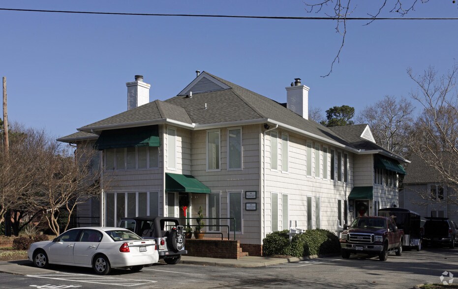 113 Holly Cres, Virginia Beach, VA à louer - Photo principale – Image 1 sur 3