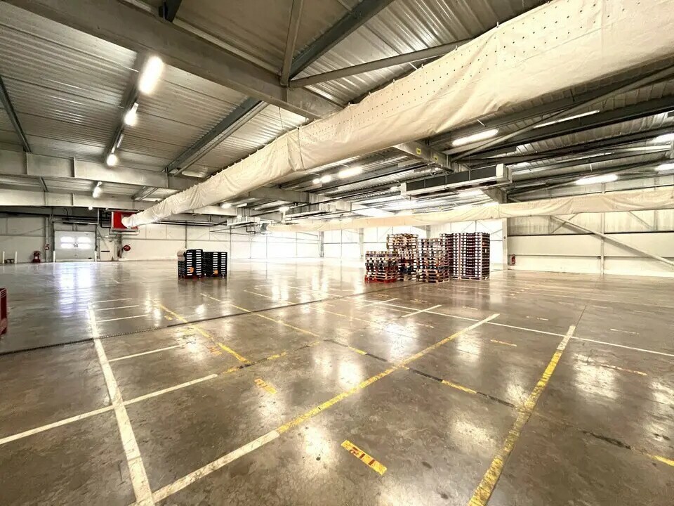 Industriel/Logistique dans Châteaurenard à louer Photo de l’immeuble– Image 1 sur 15