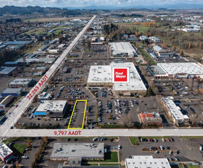 1070 Seneca Rd, Eugene, OR à vendre - Photo de l’immeuble – Image 2 sur 2
