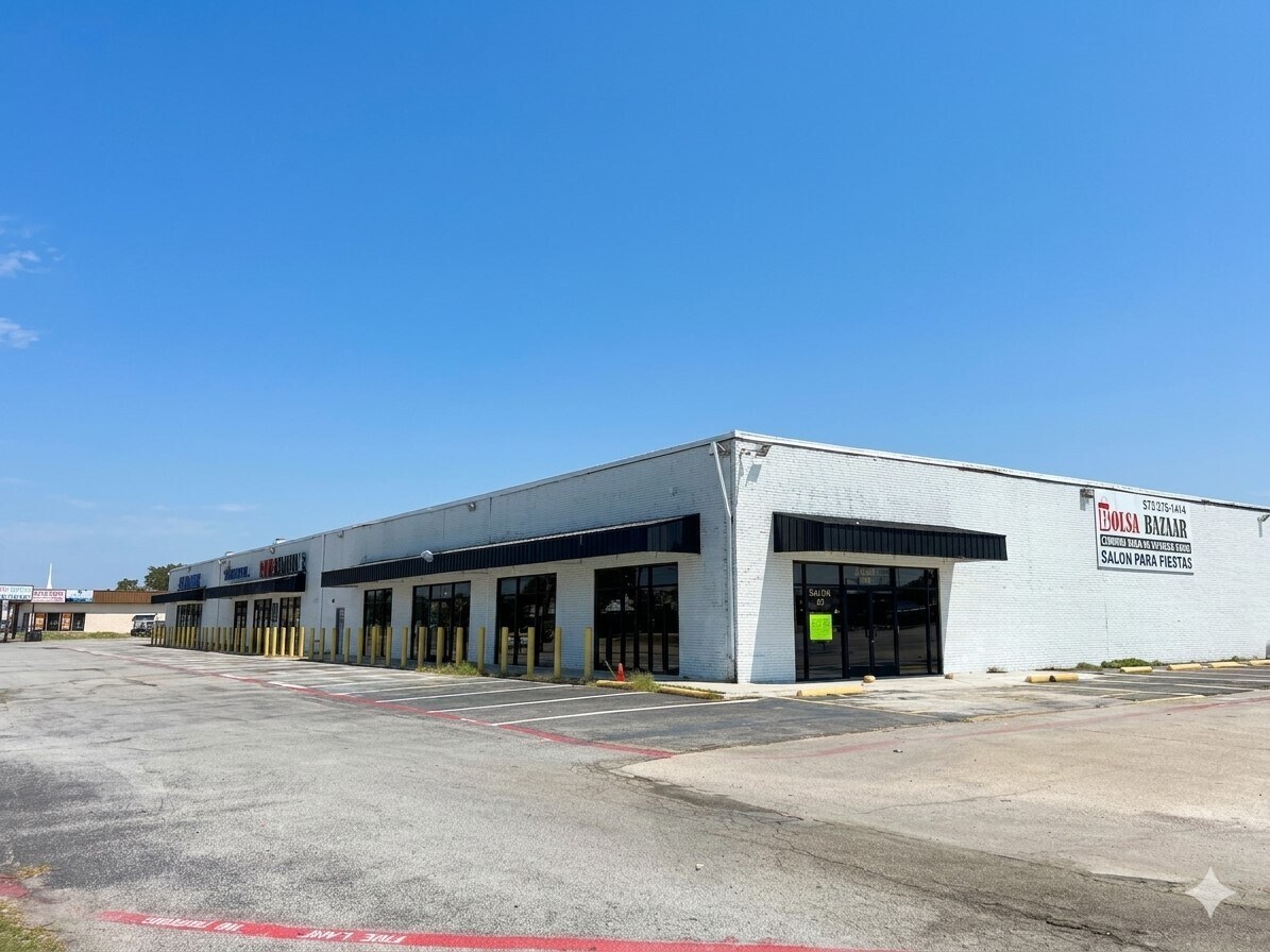 2918 S Jupiter Rd, Garland, TX à vendre Photo principale– Image 1 sur 6