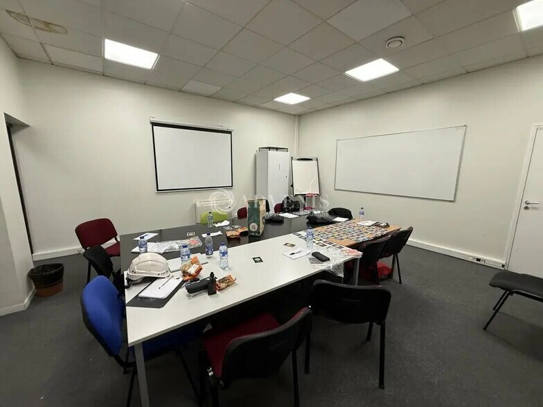 Local d’activités dans Noisiel à louer - Photo intérieure – Image 3 sur 12