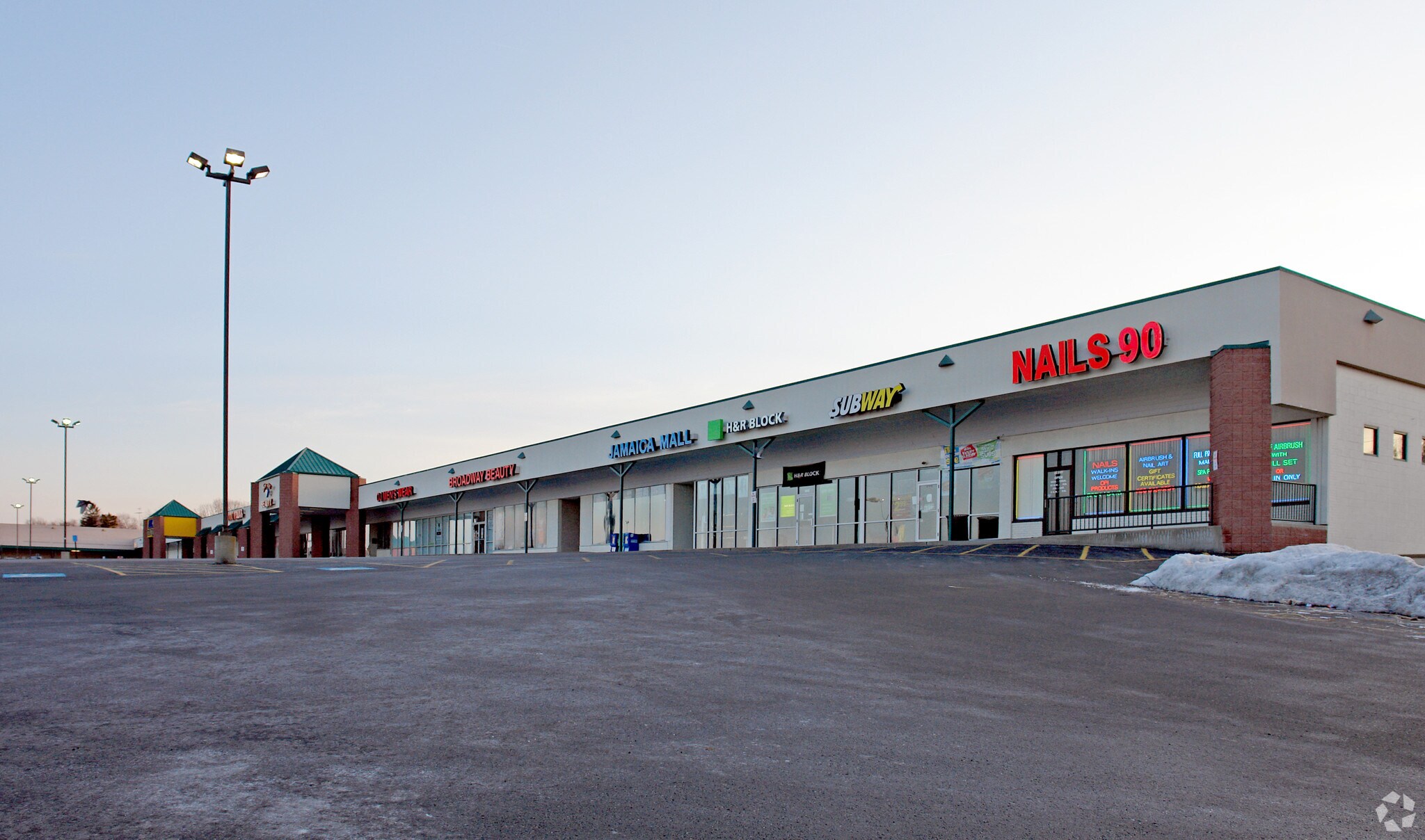 1543-1601 Hawkins Ave, Akron, OH à louer Photo principale– Image 1 sur 9