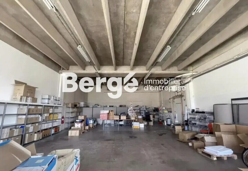 Industriel/Logistique dans Grasse à louer - Photo de l’immeuble – Image 1 sur 4