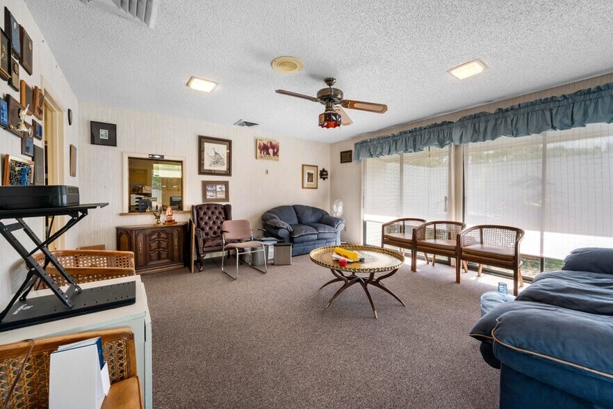 1900 Nebraska Ave, Fort Pierce, FL à vendre - Photo de l’immeuble – Image 2 sur 29