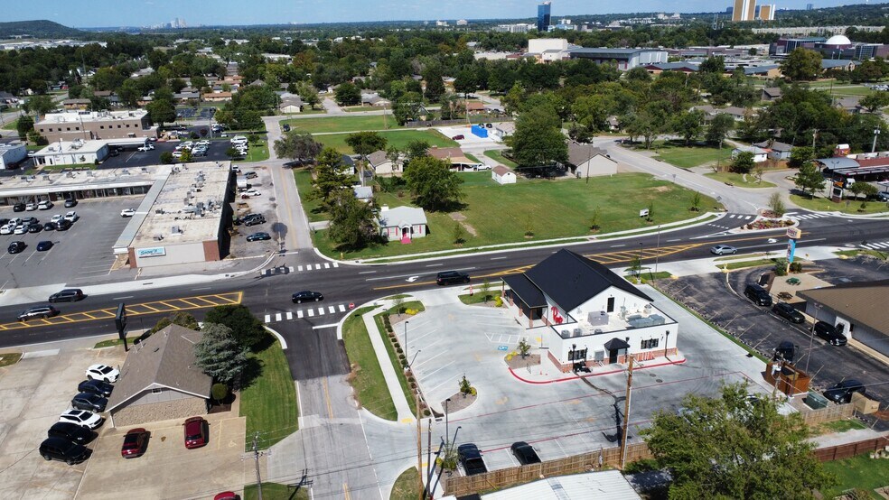 418 Main St, Jenks, OK à vendre - Photo de l’immeuble – Image 3 sur 12