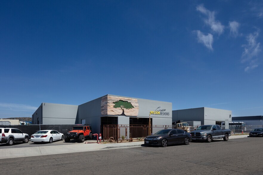 3242 Production Ave, Oceanside, CA à louer - Photo de l’immeuble – Image 3 sur 3