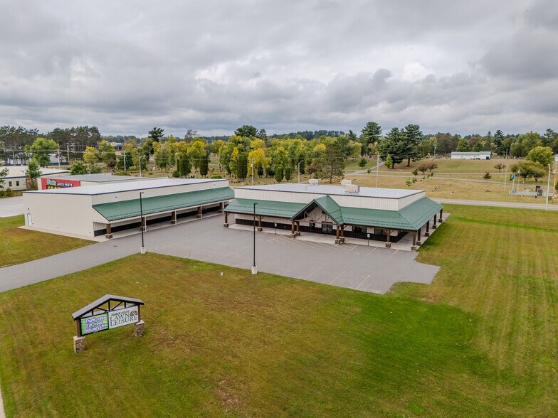 2500 E Main St, Merrill, WI à vendre - Photo principale – Image 1 sur 34
