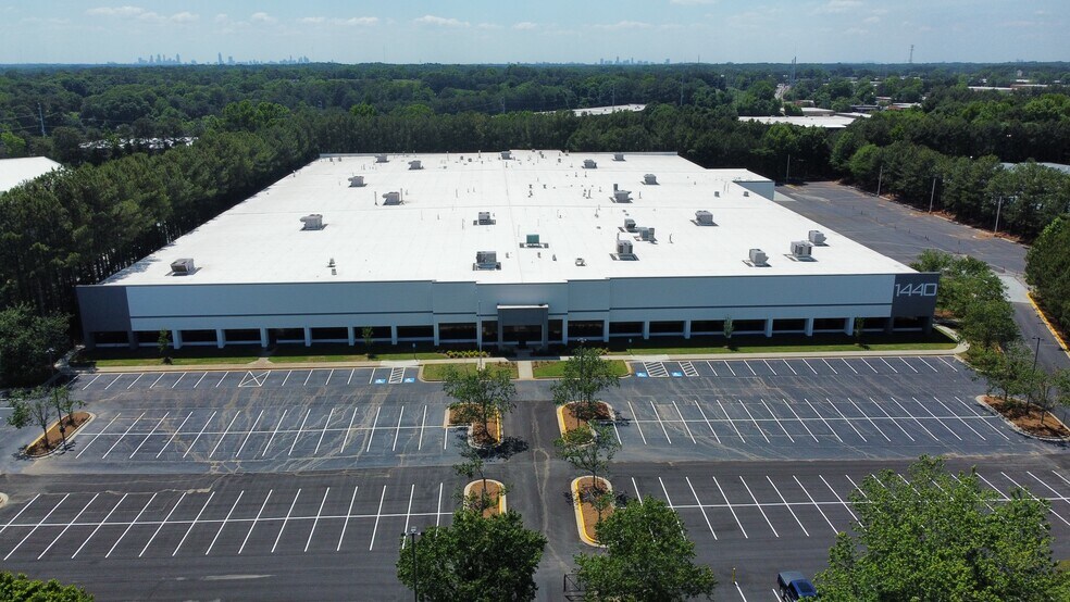 1446 Rock Mountain Blvd, Stone Mountain, GA à louer - Photo de l’immeuble – Image 1 sur 10