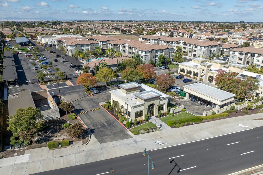 17259 Golden Valley Pky, Lathrop, CA à louer - Photo de l’immeuble – Image 3 sur 17