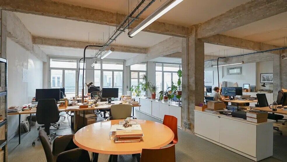15 Rue Martel, Paris à vendre - Photo de l’immeuble – Image 2 sur 4