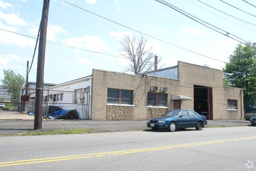 1807 W Elizabeth Ave, Linden, NJ à vendre - Photo de l’immeuble – Image 2 sur 4