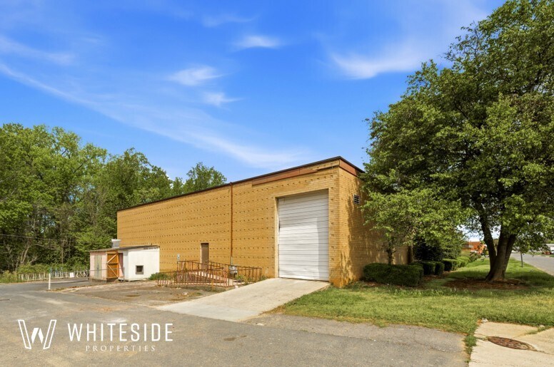 2940 Interstate St, Charlotte, NC à louer - Photo de l’immeuble – Image 2 sur 4