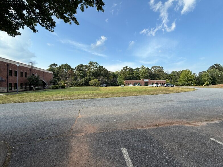11299 Hwy 92, Woodstock, GA à vendre - Photo de l’immeuble – Image 3 sur 13