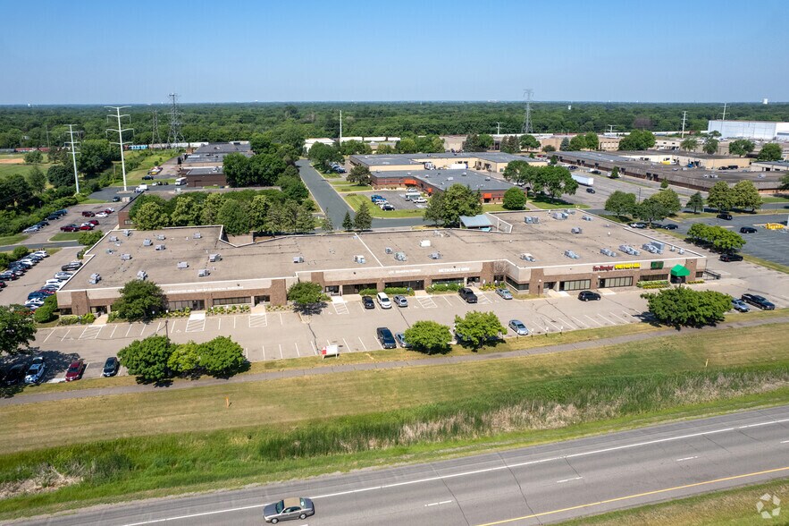 7110-7190 University Ave NE, Fridley, MN à louer - Photo principale – Image 1 sur 4