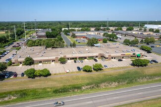 Plus de détails pour 7110-7190 University Ave NE, Fridley, MN - Local d'activités à louer