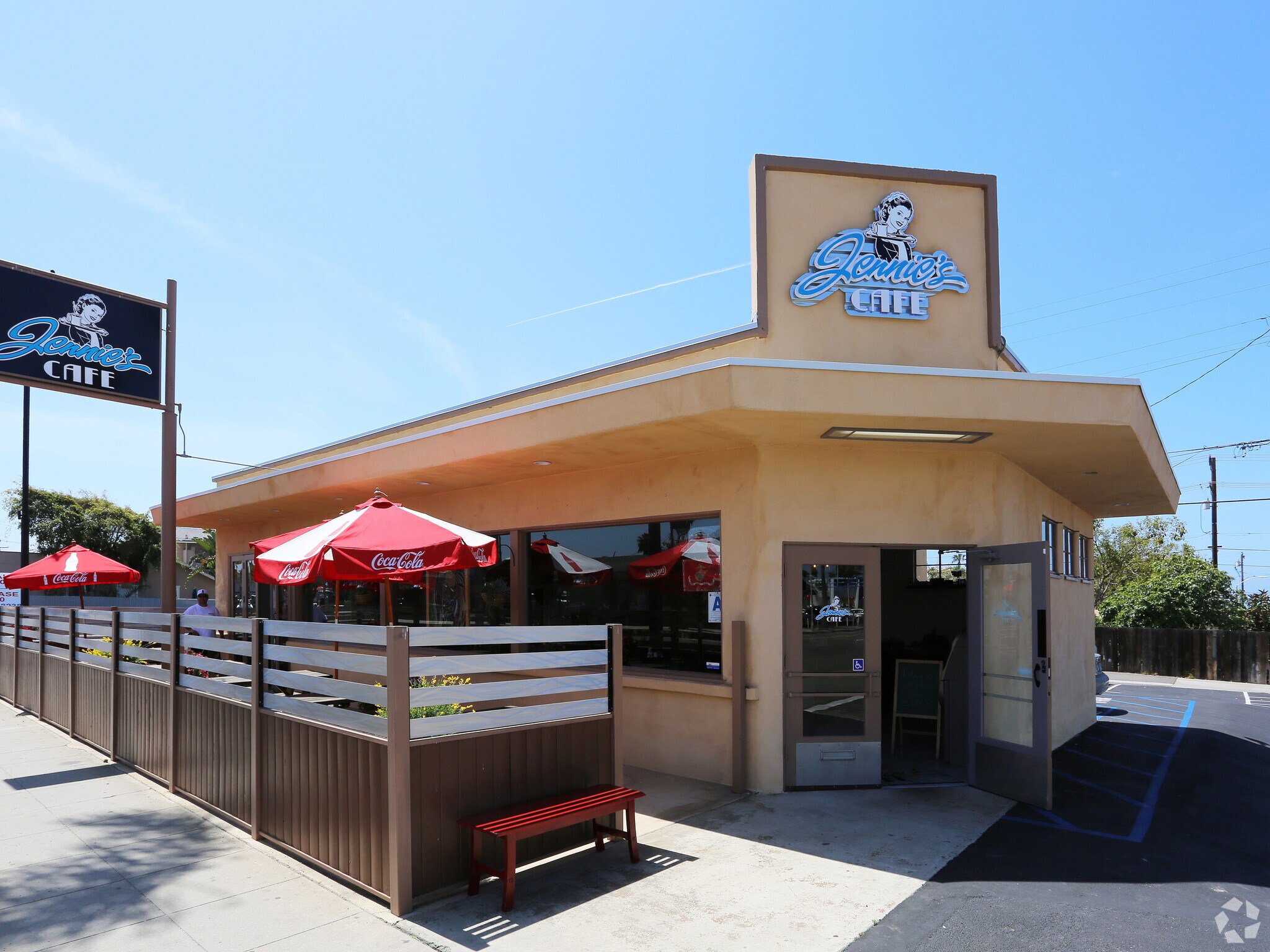 1001 S Coast Hwy, Oceanside, CA à louer Photo principale– Image 1 sur 6