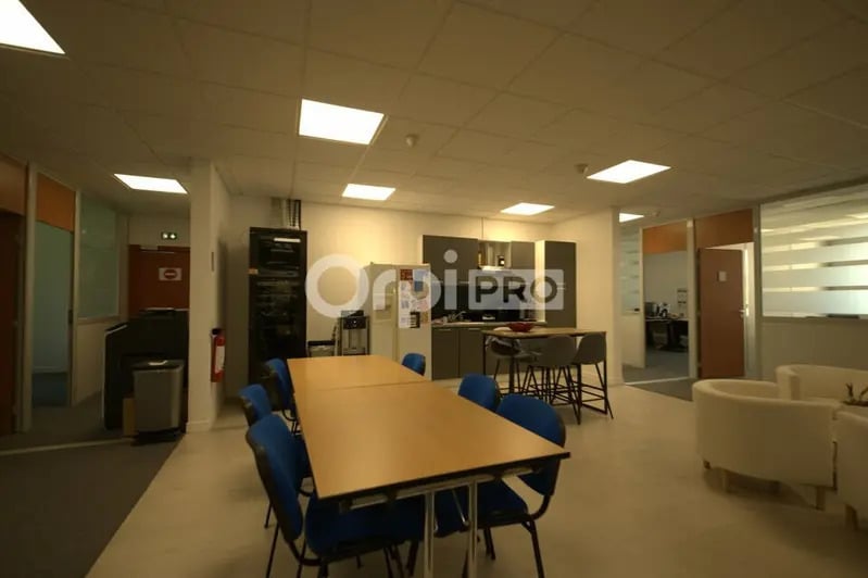 9 Allée Irène Joliot Curie, Saint-Priest à louer - Photo intérieure – Image 2 sur 12