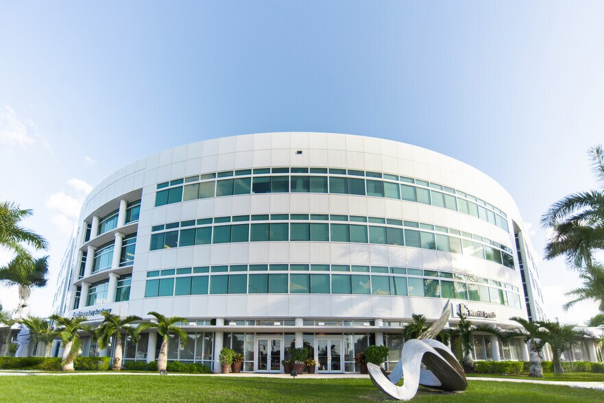 3301 N University Dr, Coral Springs, FL à louer - Photo de l’immeuble – Image 1 sur 12