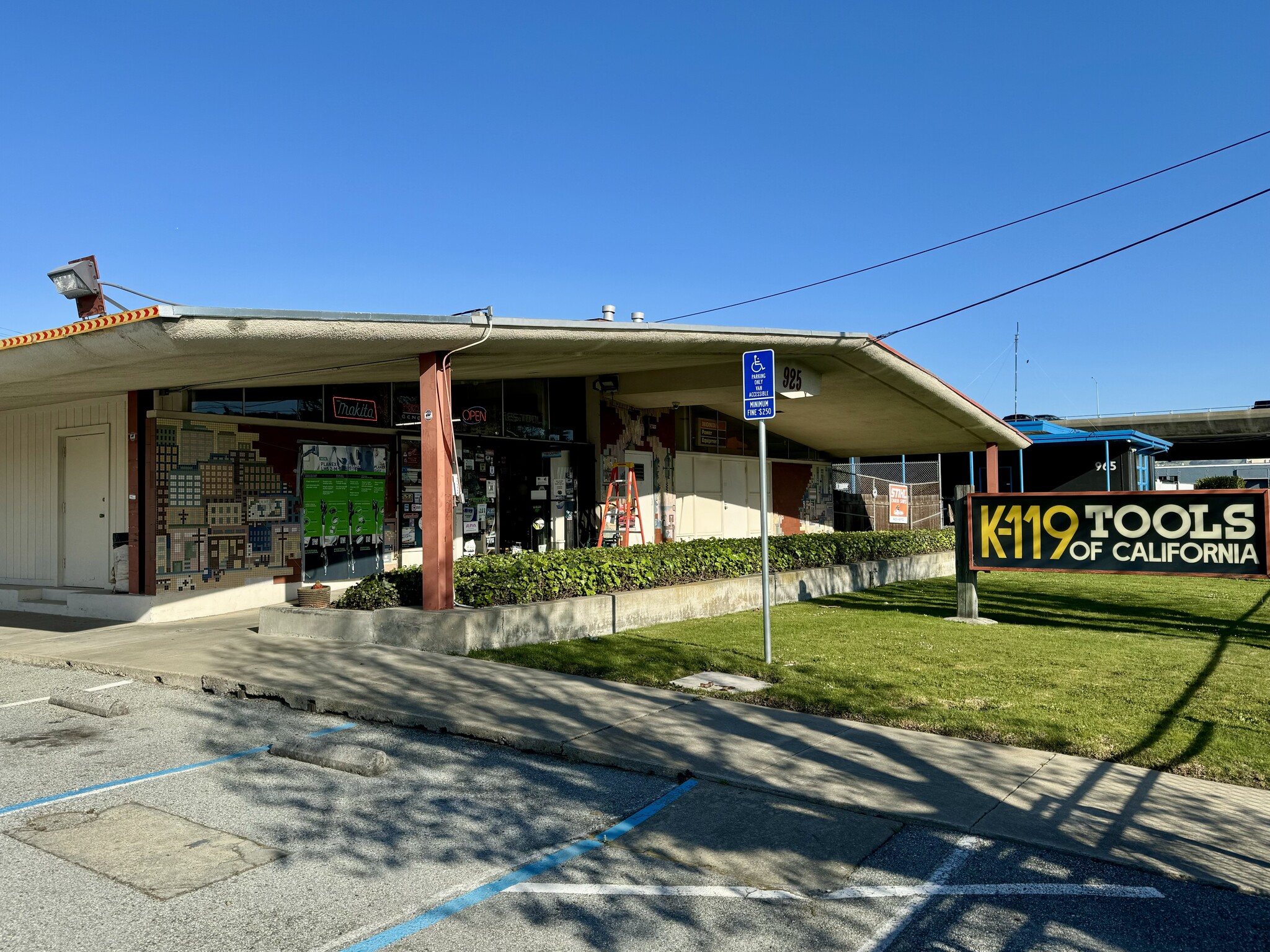 925 San Mateo Ave, San Bruno, CA à louer Photo de l’immeuble– Image 1 sur 5