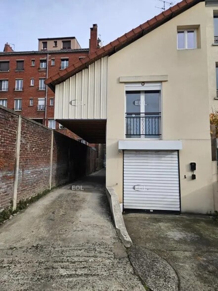 Local d’activités dans Ivry-sur-Seine à louer - Photo de l’immeuble – Image 1 sur 17