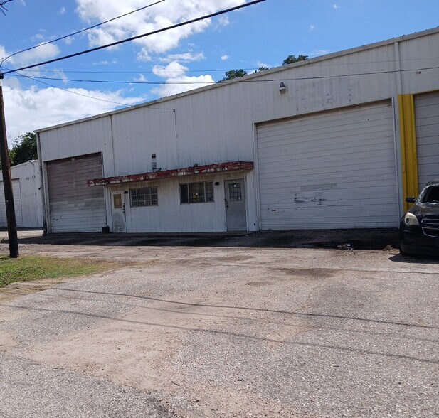 615-629 Leago St, Houston, TX à louer - Photo de l’immeuble – Image 2 sur 11