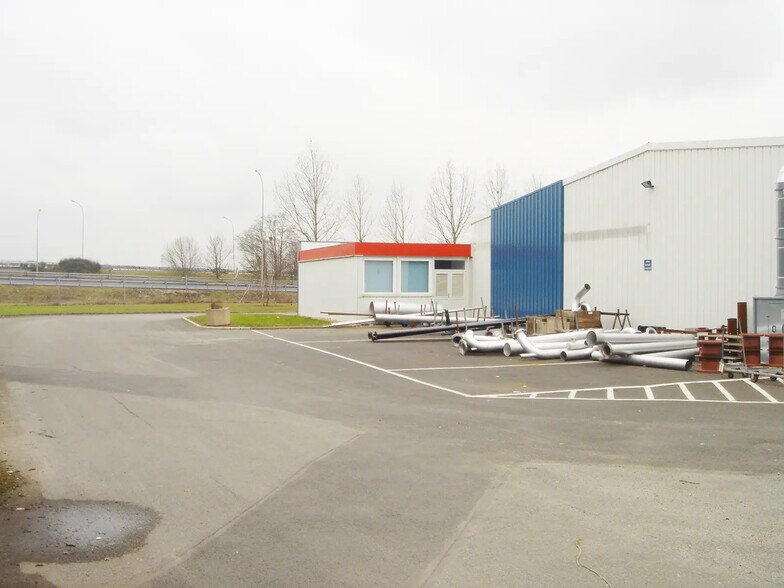 14 Bis Rue Lavoisier, Ingré à louer - Photo de l’immeuble – Image 2 sur 8