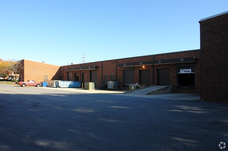 6230 Regency Pky, Norcross, GA à louer - Photo de l’immeuble – Image 2 sur 19