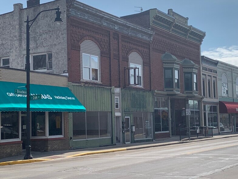 209 S Broadway St, Butler, IN à vendre - Photo principale – Image 1 sur 20
