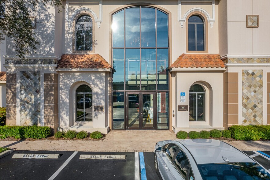 12140 Carissa Commerce Ct, Fort Myers, FL à louer - Photo de l’immeuble – Image 3 sur 19