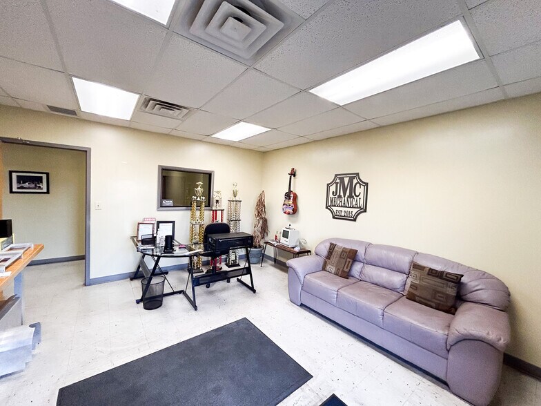 144 Jetplex Ln, Madison, AL à louer - Hall d’entrée – Image 3 sur 29