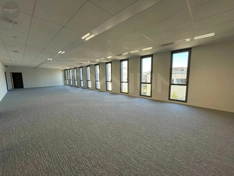 Bureau dans Villeurbanne à vendre - Photo de l’immeuble – Image 3 sur 17