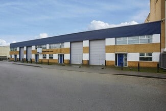 Plus de détails pour 199-215 Cardiff Rd, Reading - Industriel/Logistique à louer