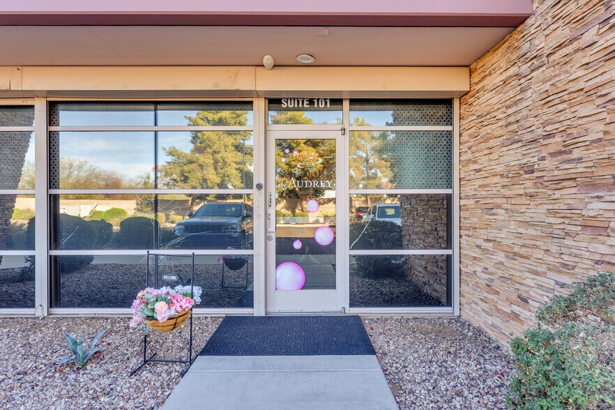 9299 W Olive Ave, Peoria, AZ à louer - Photo de l’immeuble – Image 3 sur 6