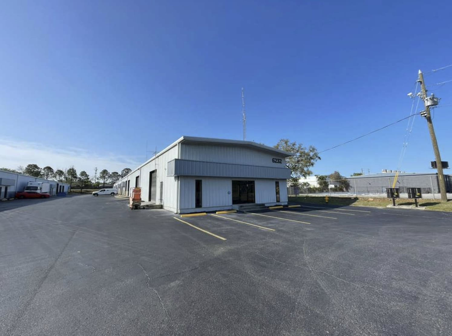 6230 Stone Rd, Port Richey, FL à louer Photo de l’immeuble– Image 1 sur 7