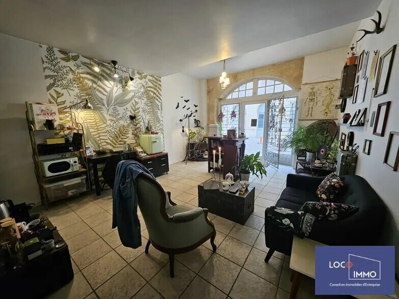 Local commercial dans Bordeaux à louer - Photo de l’immeuble – Image 1 sur 5