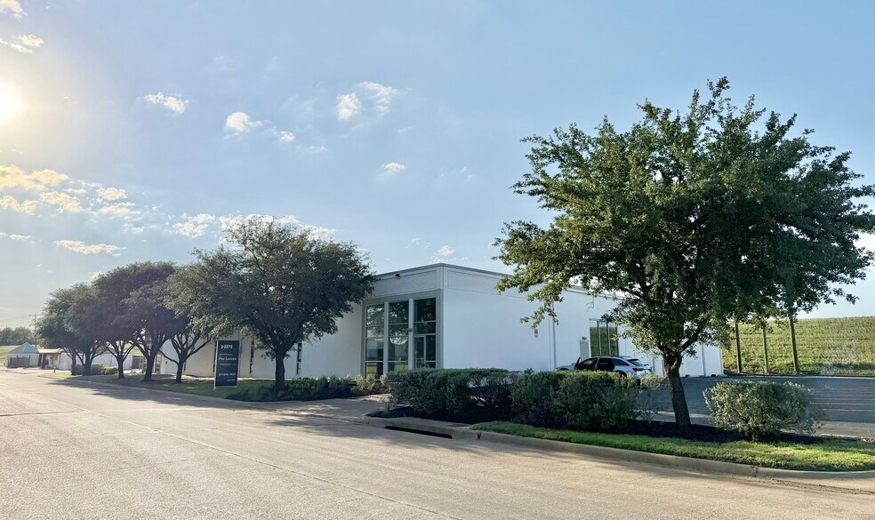 2816 Shamrock Ave, Fort Worth, TX à louer - Photo de l’immeuble – Image 3 sur 11
