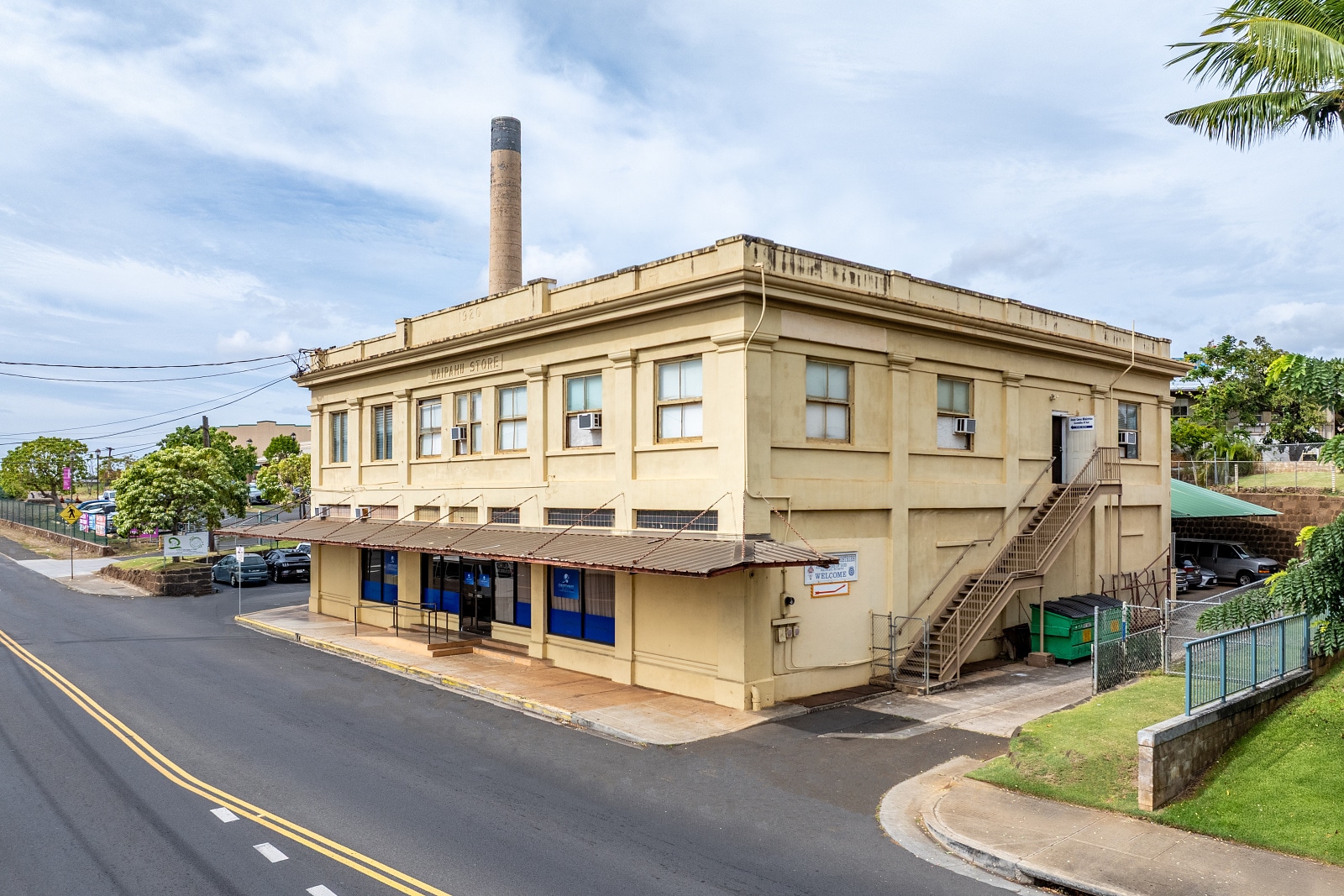 94-916 Waipahu St, Waipahu, HI à louer Photo de l’immeuble– Image 1 sur 12