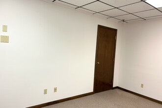 205 N College Ave, Bloomington, IN à louer Photo intérieure– Image 2 sur 8