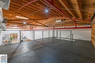 3364-3386 E Olympic Blvd, Los Angeles, CA à louer Photo intérieure– Image 1 sur 8