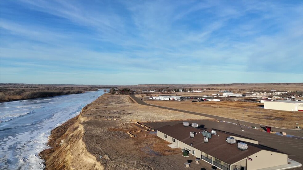 2001 Yellowstone River Dr, Glendive, MT à vendre - Vidéo sur l’annonce professionnelle – Image 2 sur 15