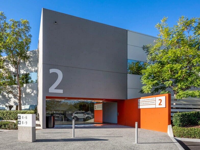 2 Executive Cir, Irvine, CA à louer - Photo de l’immeuble – Image 3 sur 87