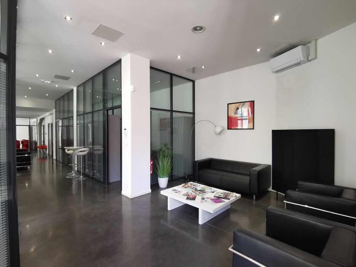 33 B Quai Arloing, Lyon, RHO 69009 - Lot 26-27 -  - Photo intérieure - Image 1 of 9