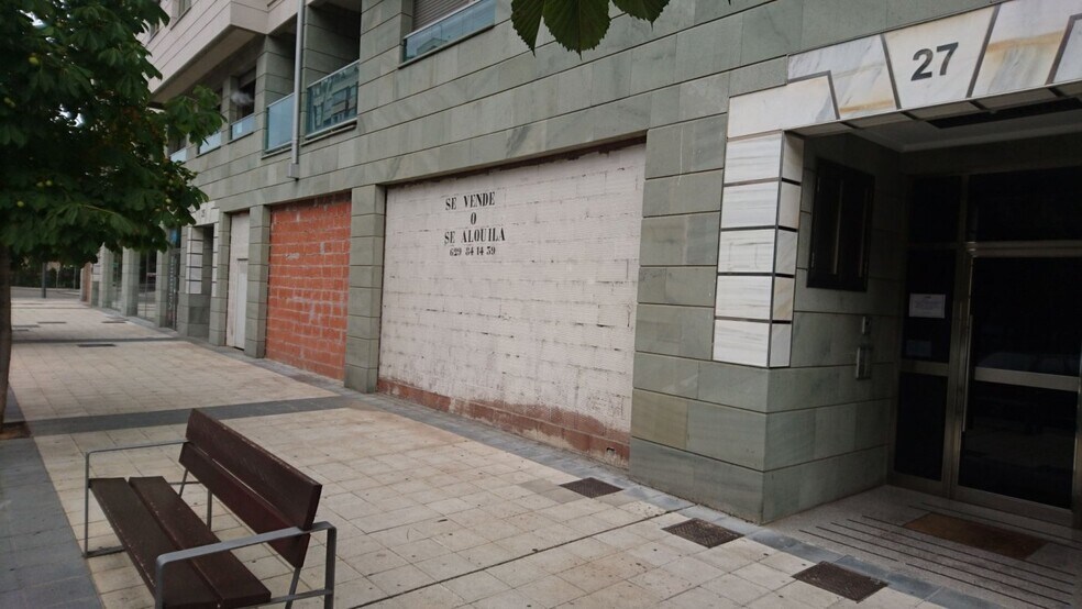 Local commercial dans León, León à vendre - Photo de l’immeuble – Image 3 sur 8