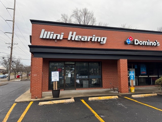 1801 W Kirby Ave, Champaign, IL à louer - Photo de l’immeuble – Image 1 sur 2