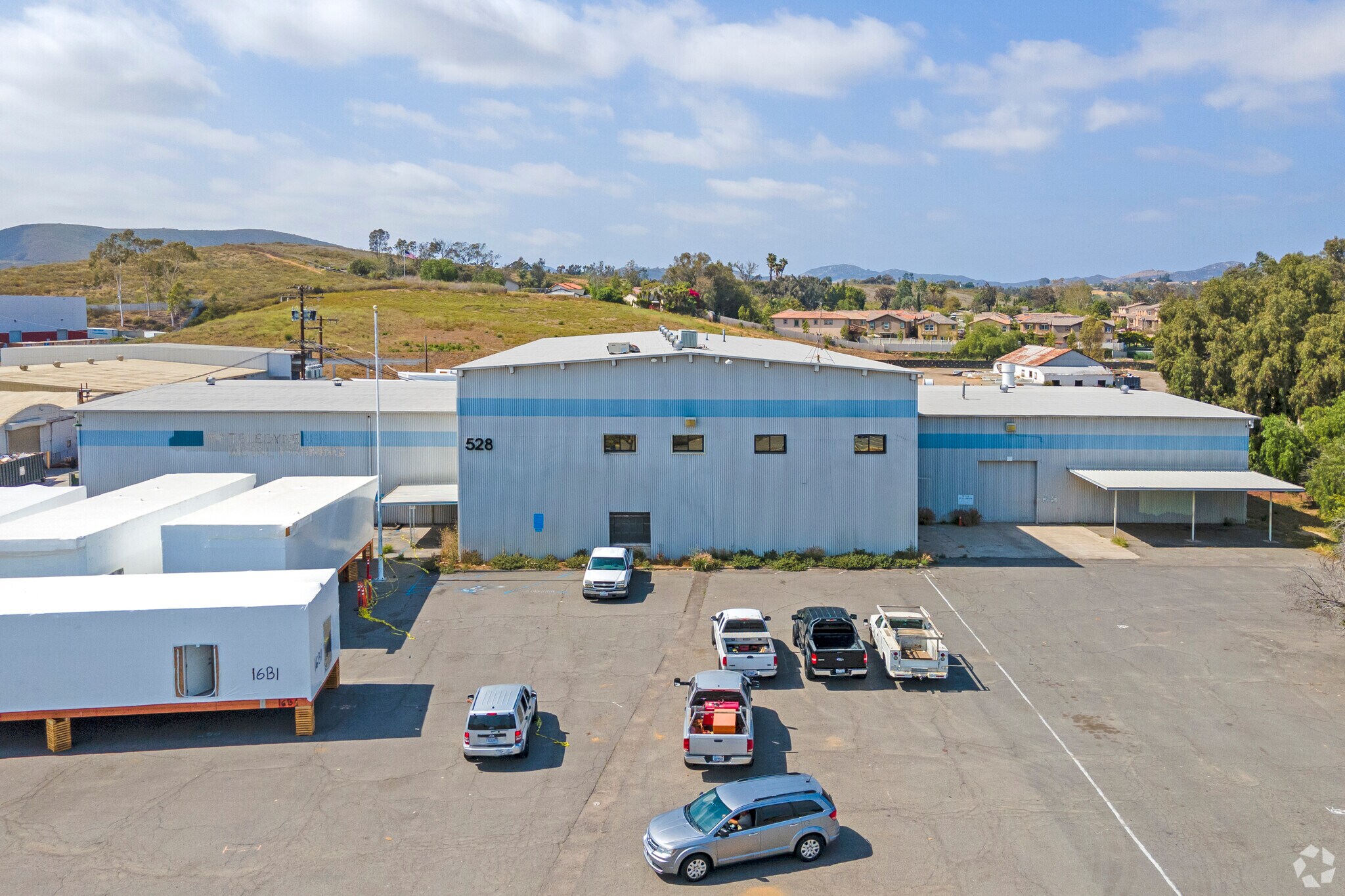 528 E Mission Rd, San Marcos, CA à louer Photo principale– Image 1 sur 7